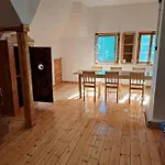 Chatka Kurki Gospodarstwo agroturystyczne *