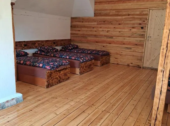 Chatka Kurki Gospodarstwo agroturystyczne *